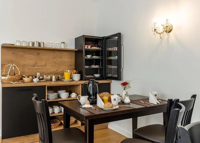 Guest house Annet Garni 3*