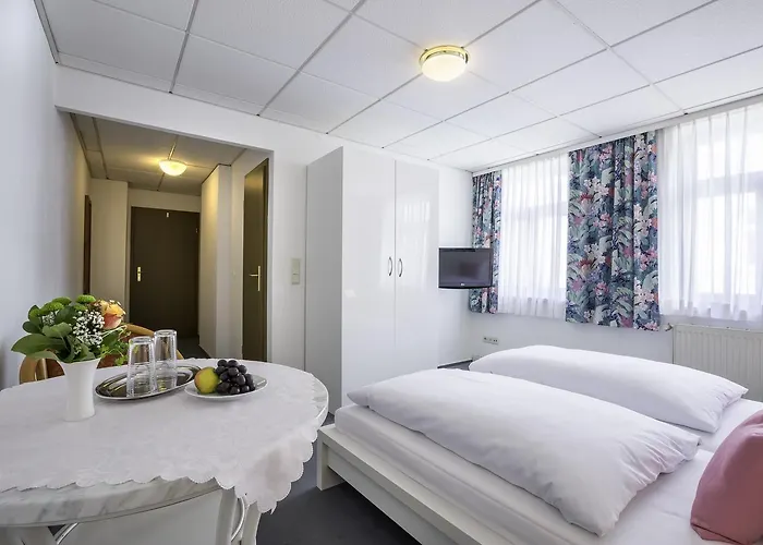 Πανσιόν Annet Garni